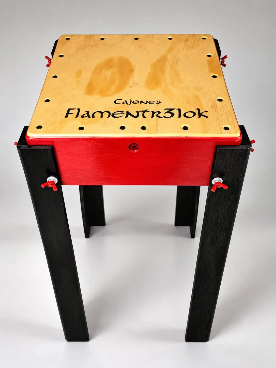 La Mesa del Ritmo de Flamentr3lok fabricación nacional en contrachapado de pino