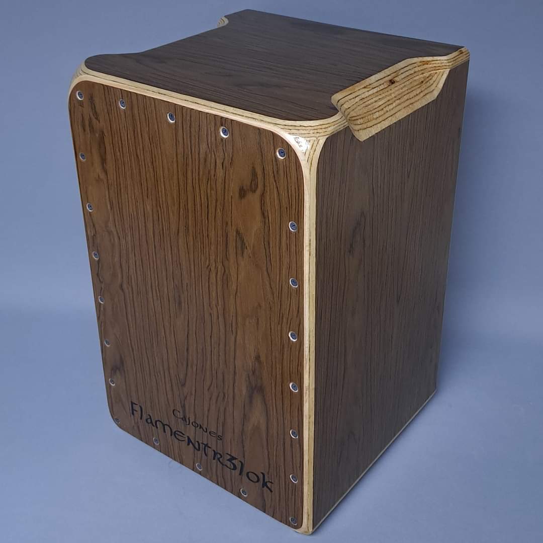 Cajón Flamenco Profesional MONTURA Nogal 1